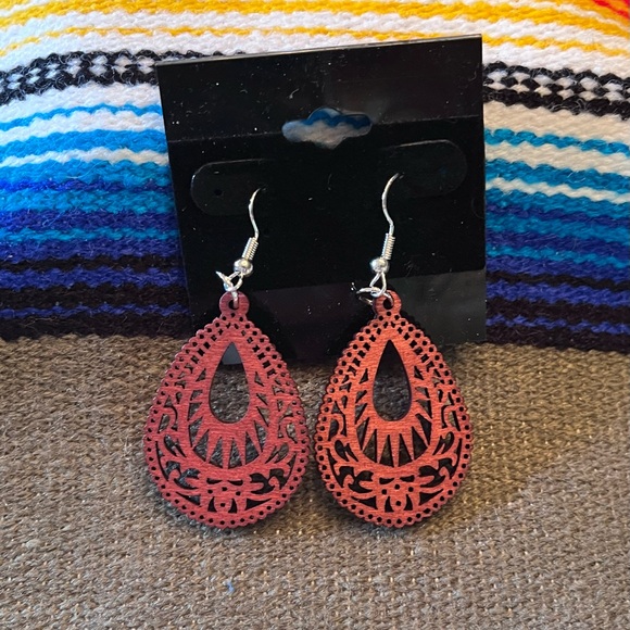 Brick red laser wood cutout earrings - Picture 1 of 1